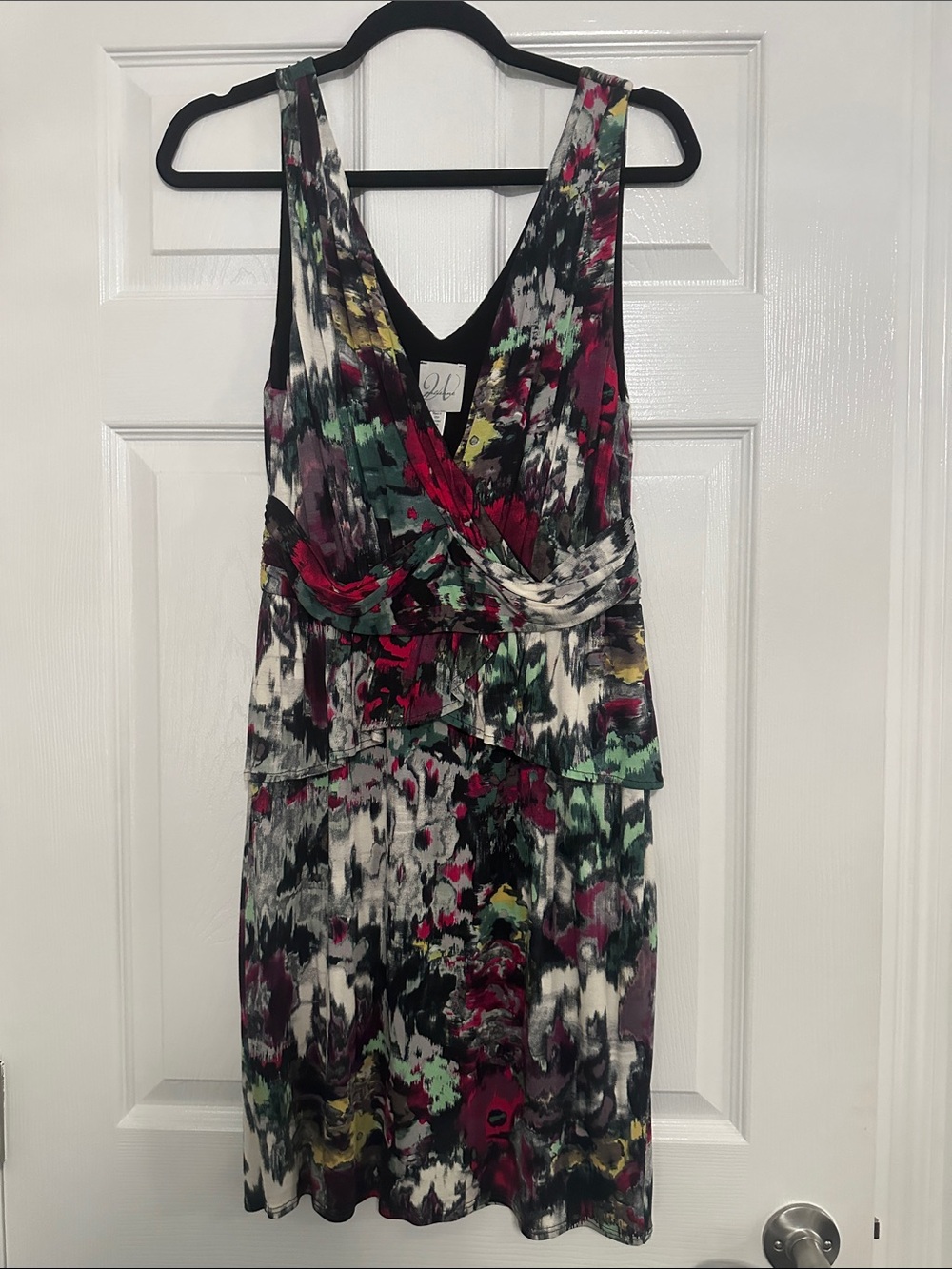 Julienne W Floral Watercolor Sleeveless V-Neck Peplum Dress - Medium